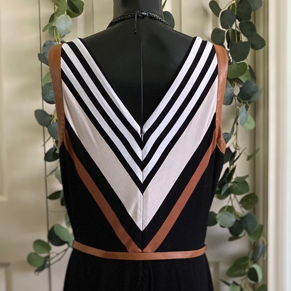 Professional Pencil Dress With Shell - Picture 6 of 12